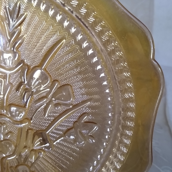 Vintage Iris and Herringbone iridescent plate. - Picture 4 of 5